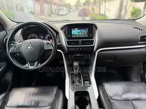 Mitsubishi Eclipse Cross 2019 Gris