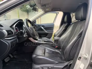 Mitsubishi Eclipse Cross 2019 Gris