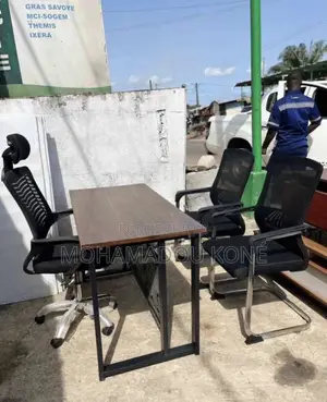 Table De Bureau Plus Chaises De Bureau