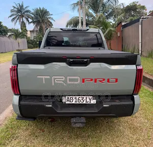 Toyota Tundra 2022 Gris