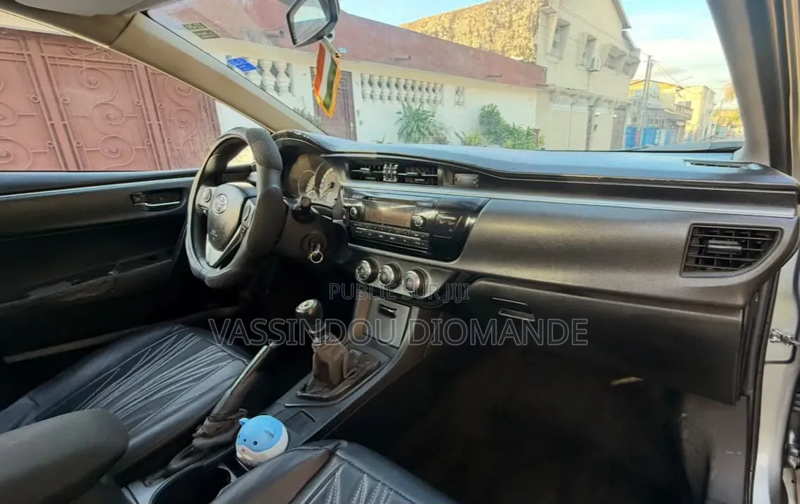 Toyota Corolla 2015 Gris