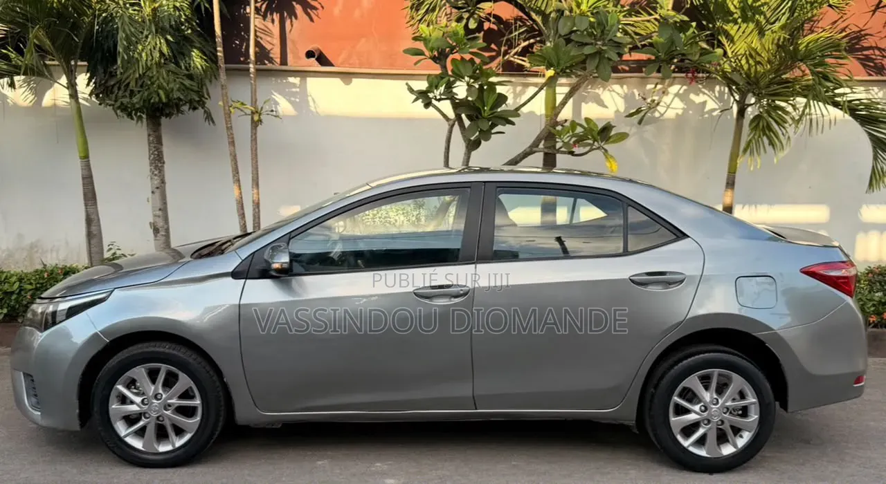 Toyota Corolla 2015 Gris