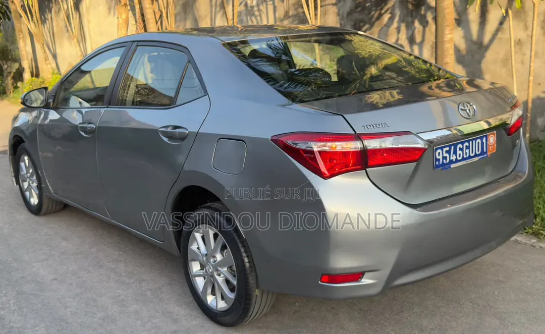 Toyota Corolla 2015 Gris