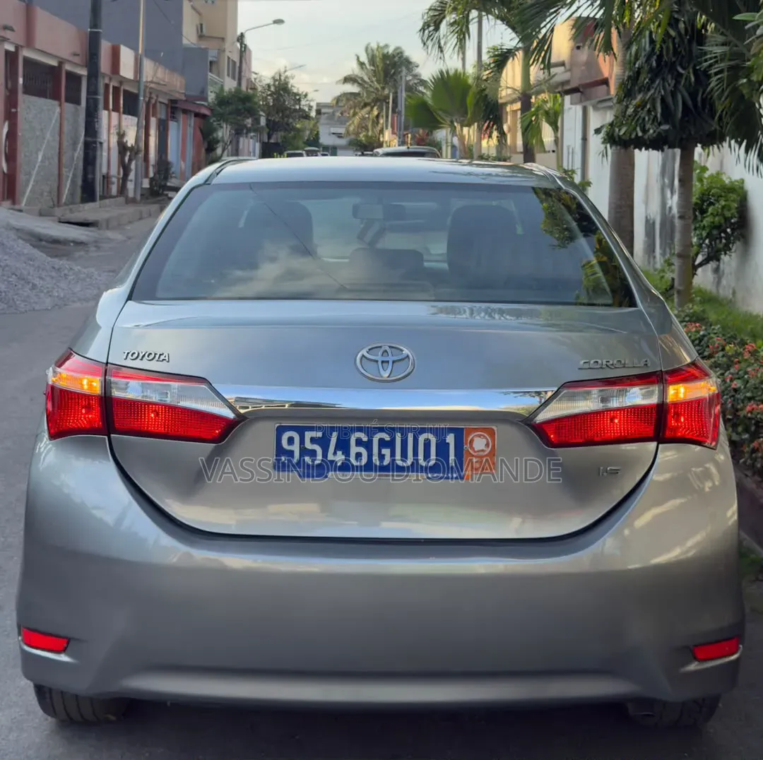 Toyota Corolla 2015 Gris