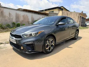 Kia Forte 2020 Gris