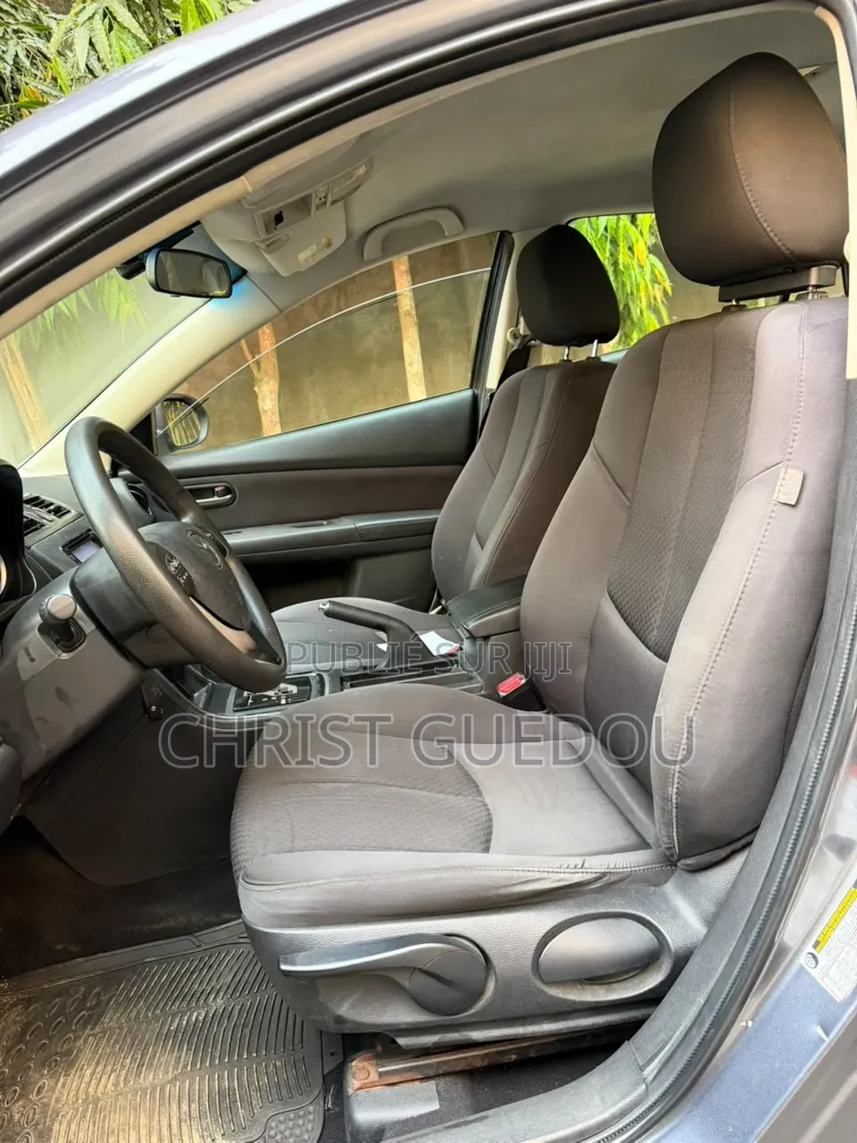 Mazda AZ 2011