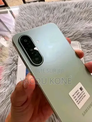 Nouveau Samsung Galaxy A17 5G 256 GB Vert