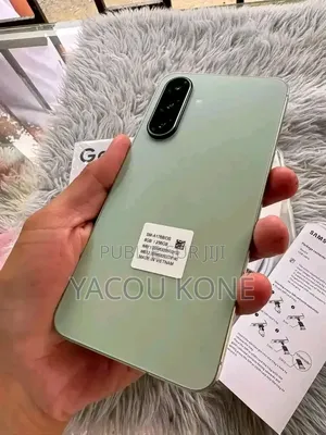 Nouveau Samsung Galaxy A17 5G 256 GB Vert