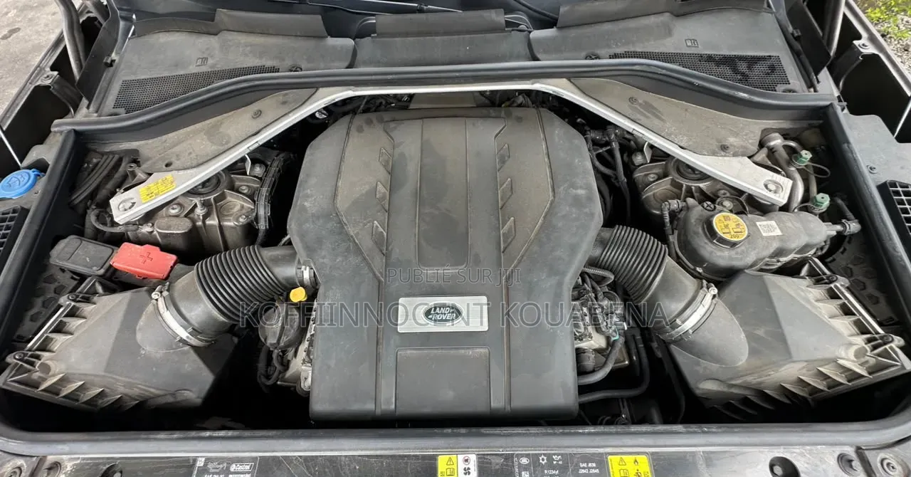 Land Rover Range Rover Vogue 2022 Blanc cassé