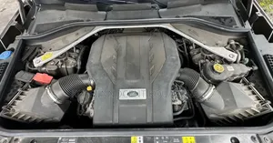 Land Rover Range Rover Vogue 2022 Blanc cassé