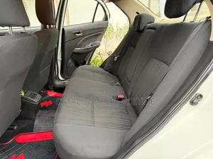 Suzuki Dzire 2024 Blanc