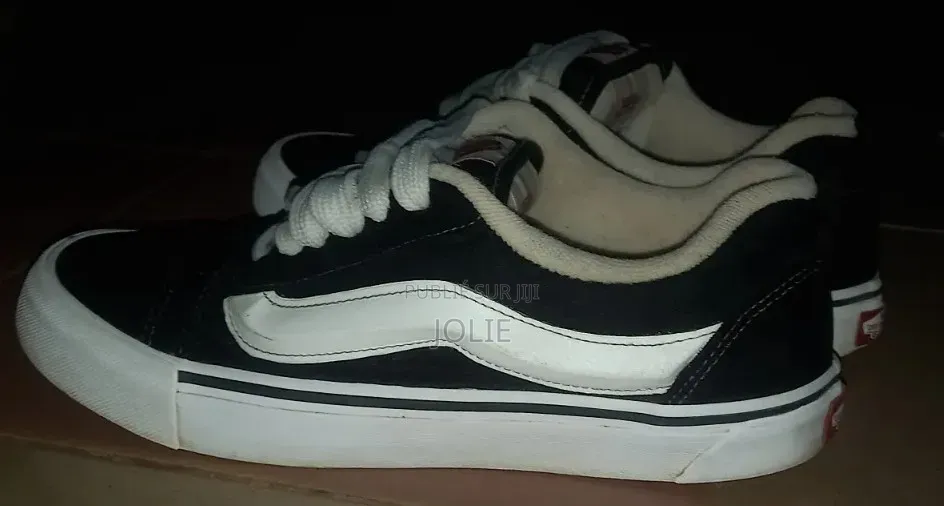 Une Vans Noir Blanc
