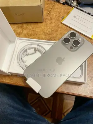 Nouveau Apple iPhone 15 Pro Max 256 GB Gris