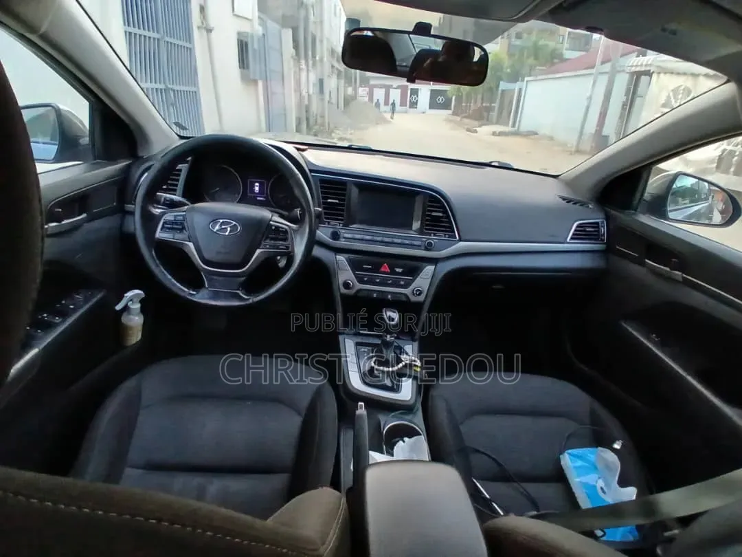 Hyundai Elantra 2017 Gris