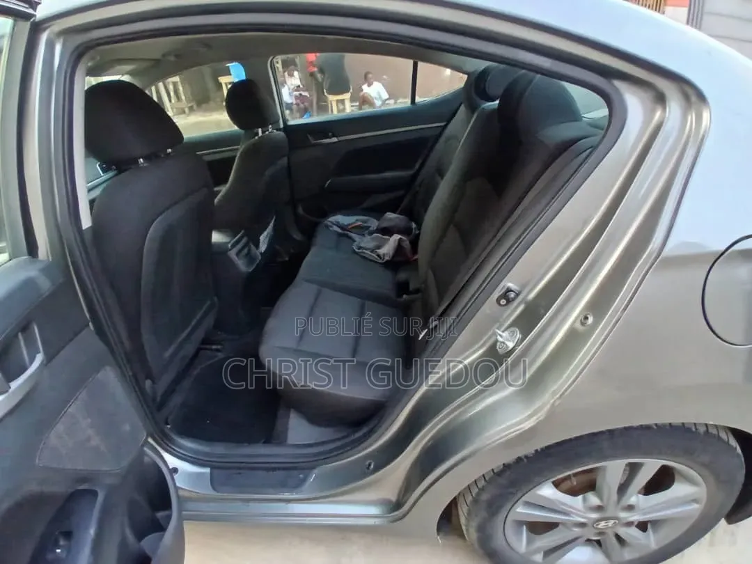 Hyundai Elantra 2017 Gris