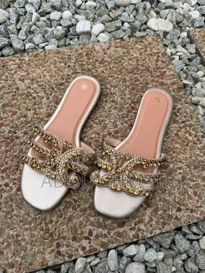 Mode Pagnes & Tenue Chic Abidjan. Nouveautés, Et Commande D.M