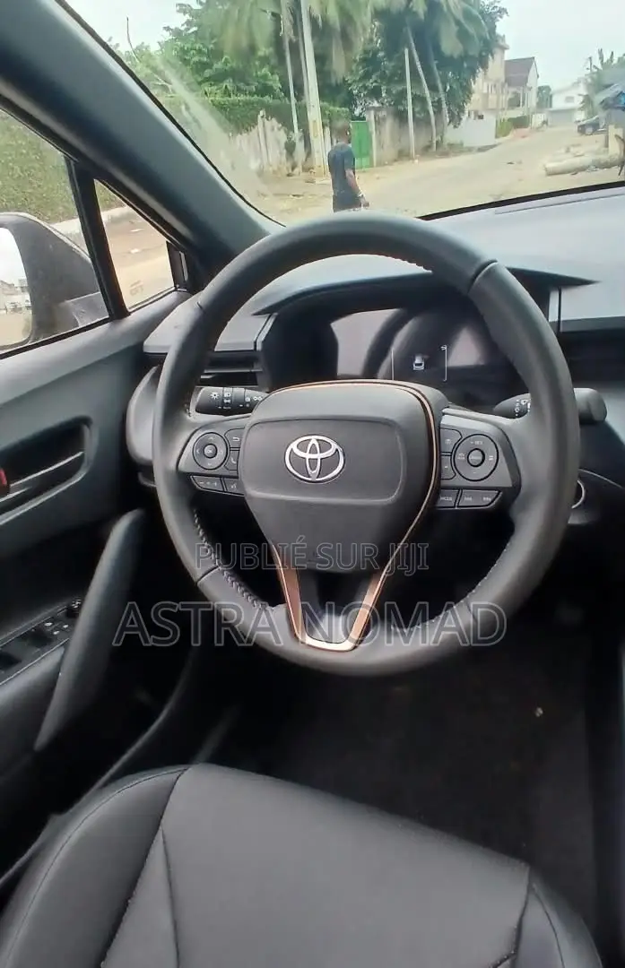 Toyota Corolla Cross 2026 Noir
