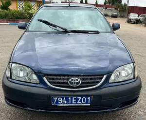 Toyota Avensis 2000 Bleu
