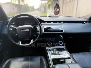 Rover 220 2020 Argenté