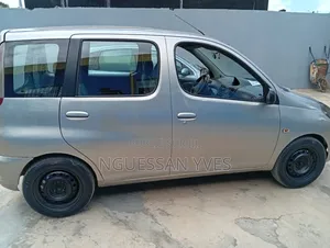 Toyota Yaris 2005 Beige