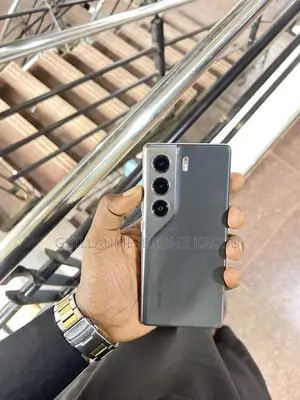Nouveau Tecno Camon 40 Pro 5G 256 GB Noir
