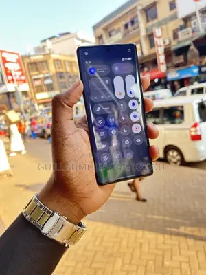 Nouveau Tecno Camon 40 Pro 5G 256 GB Noir