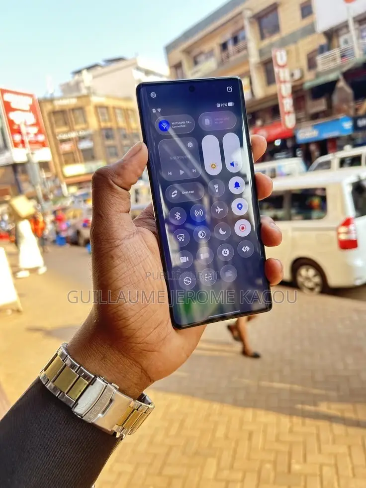 Nouveau Tecno Camon 40 Pro 5G 256 GB Noir