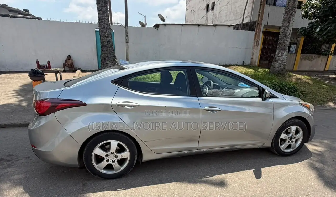 Hyundai Elantra 2015 Gris