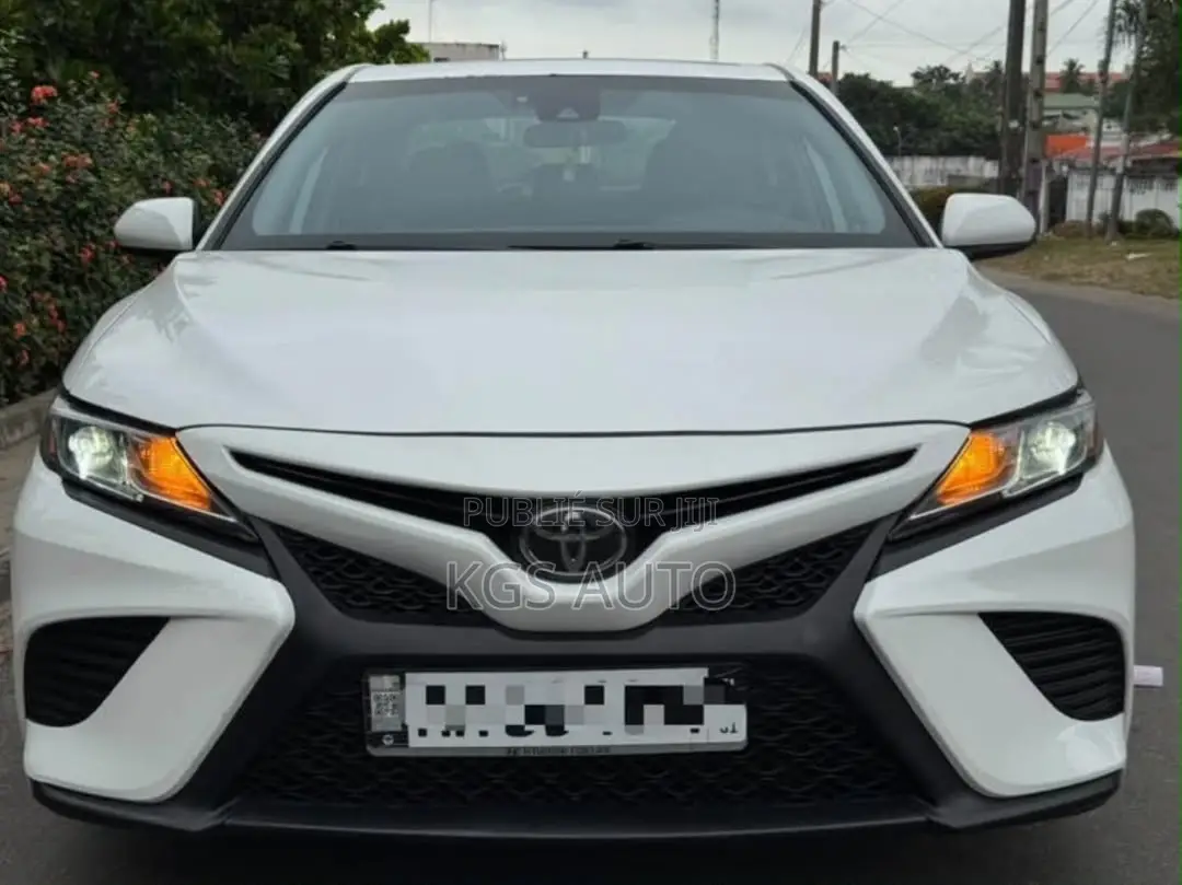 Toyota Camry SE 2021 Blanc