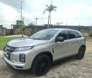 Mitsubishi Outlander 2021 Gris
