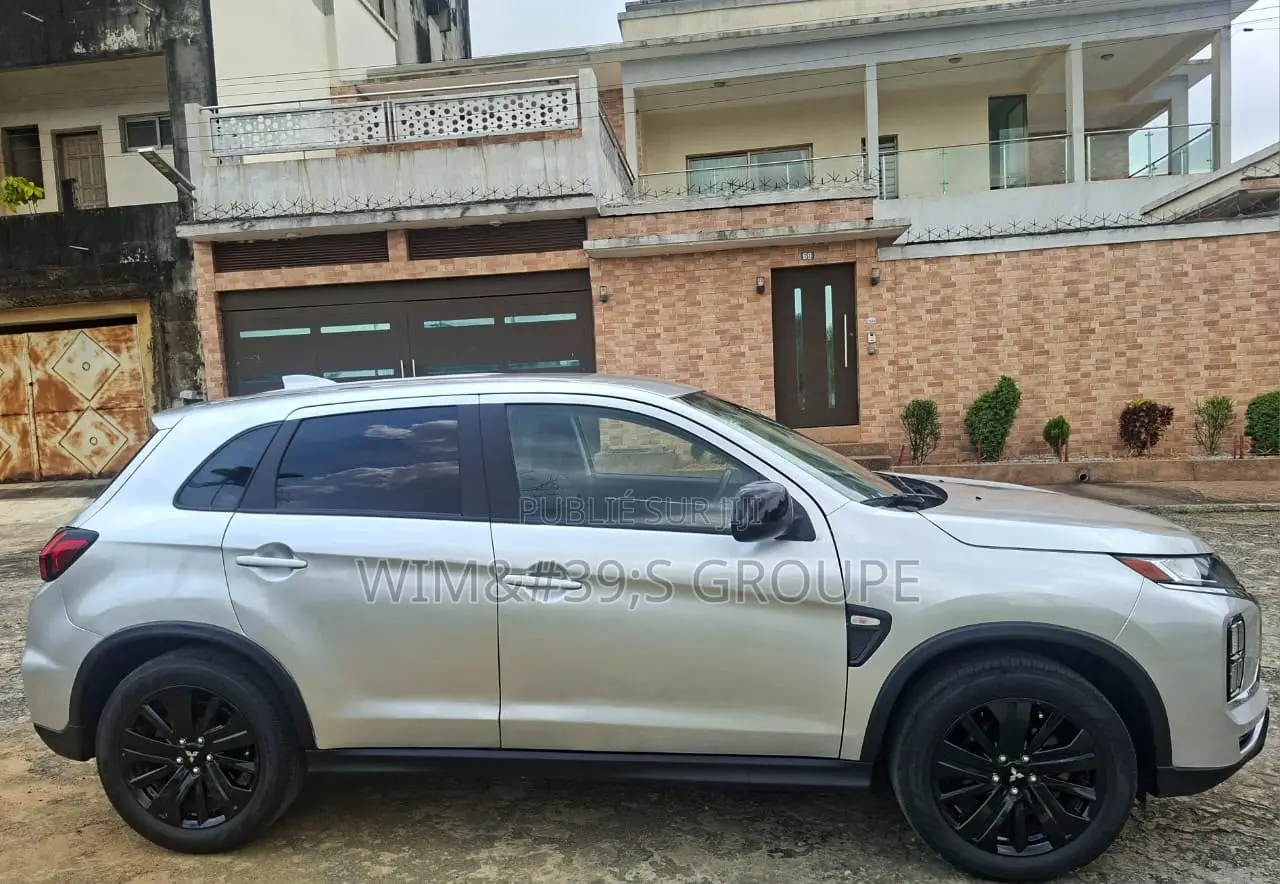 Mitsubishi Outlander 2021 Gris