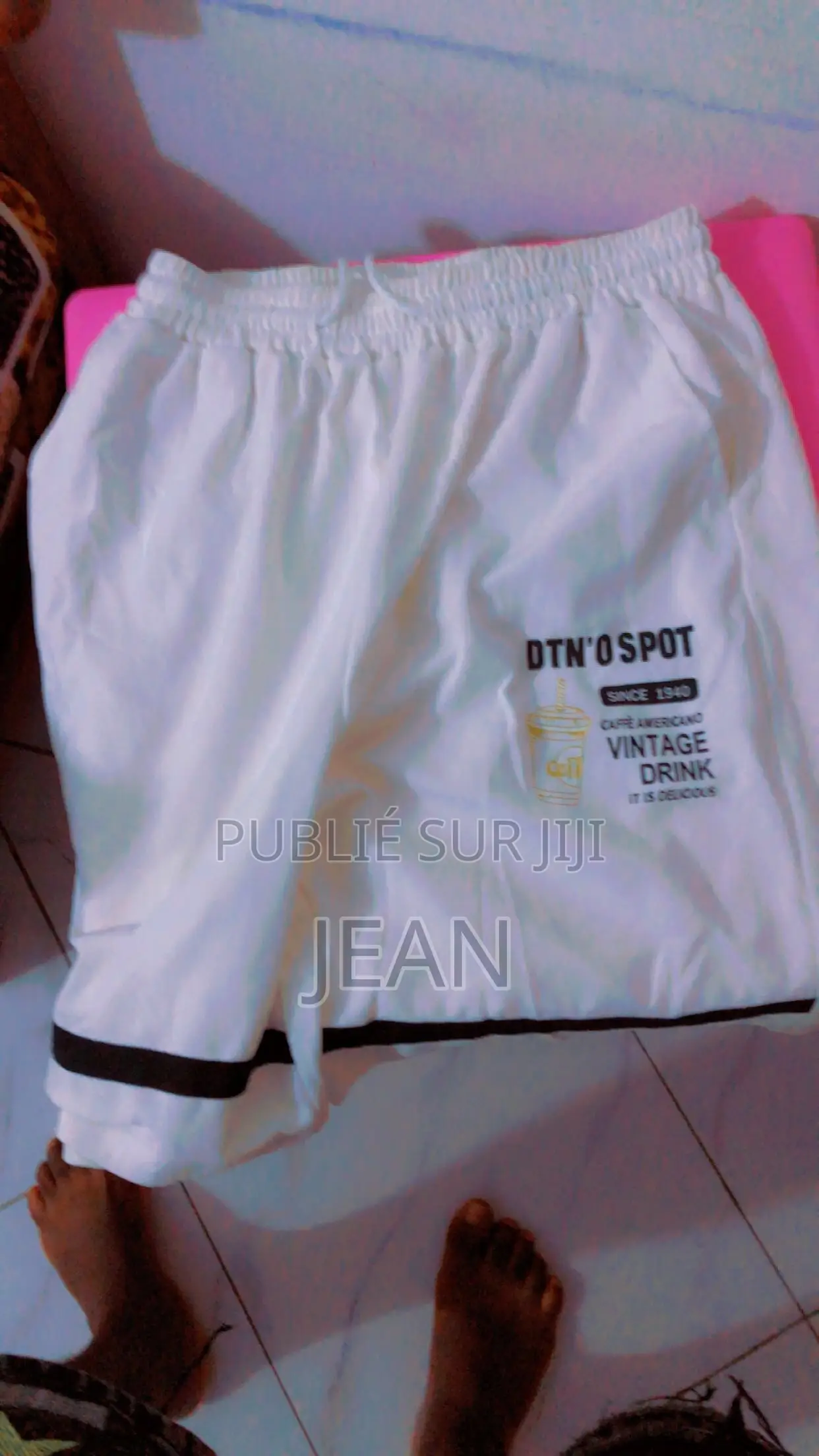 Bonjour Je Vends Des Vêtements Aussi Des Pantalons Et Complet