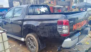 Mitsubishi L200 Double Cab 2.2 4WD 2021 Noir