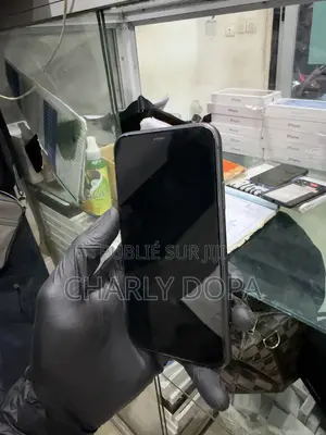 Apple iPhone 11 64 GB Noir
