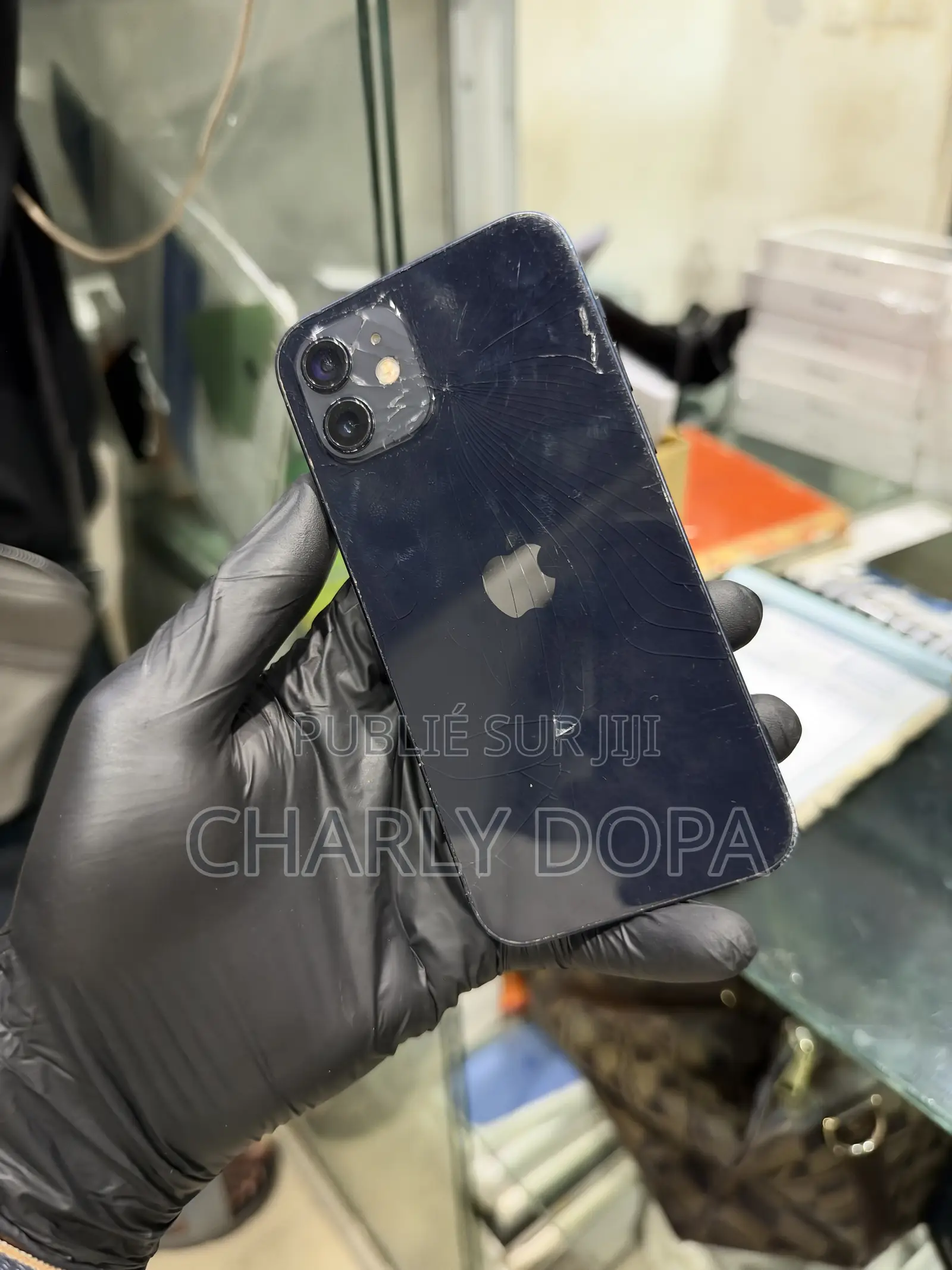 Apple iPhone 12 64 GB Noir