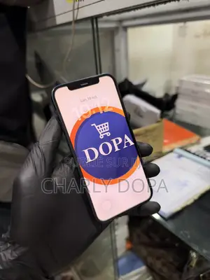 Apple iPhone 12 64 GB Noir