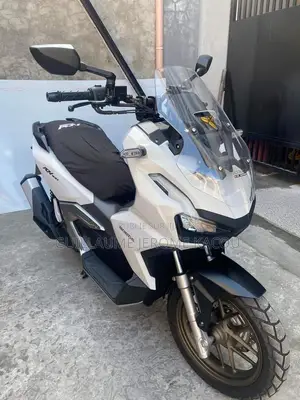 Nouveau Honda CB 2025 Blanc