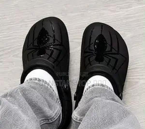 Crocs Marvel