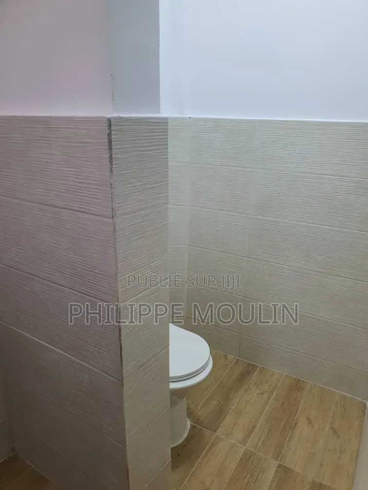 19chbre Maison dans Hôtel A Vendre A, Bouaké à Vendre