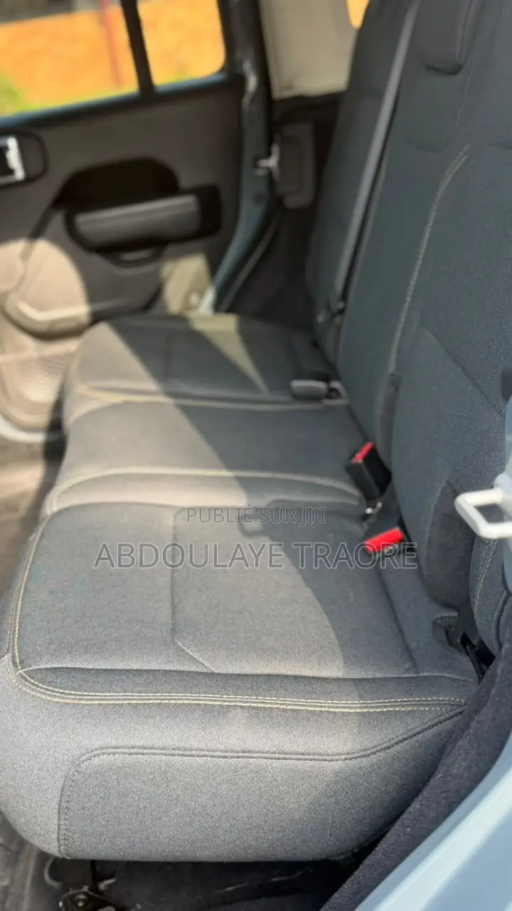 Nouveau Jeep Wrangler Willys 4dr 4WD 2026 Gris