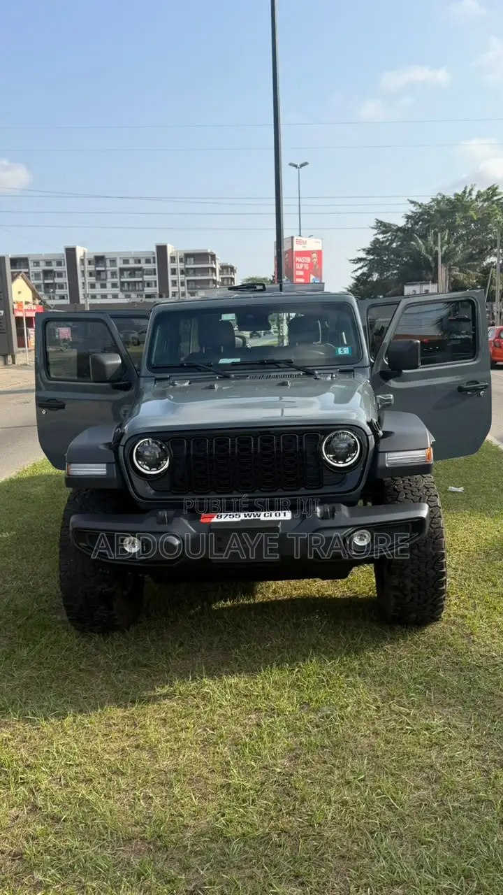 Nouveau Jeep Wrangler Willys 4dr 4WD 2026 Gris