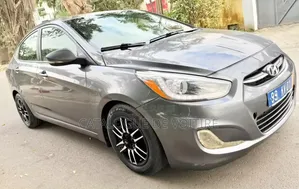 Hyundai Accent 2018 Gris