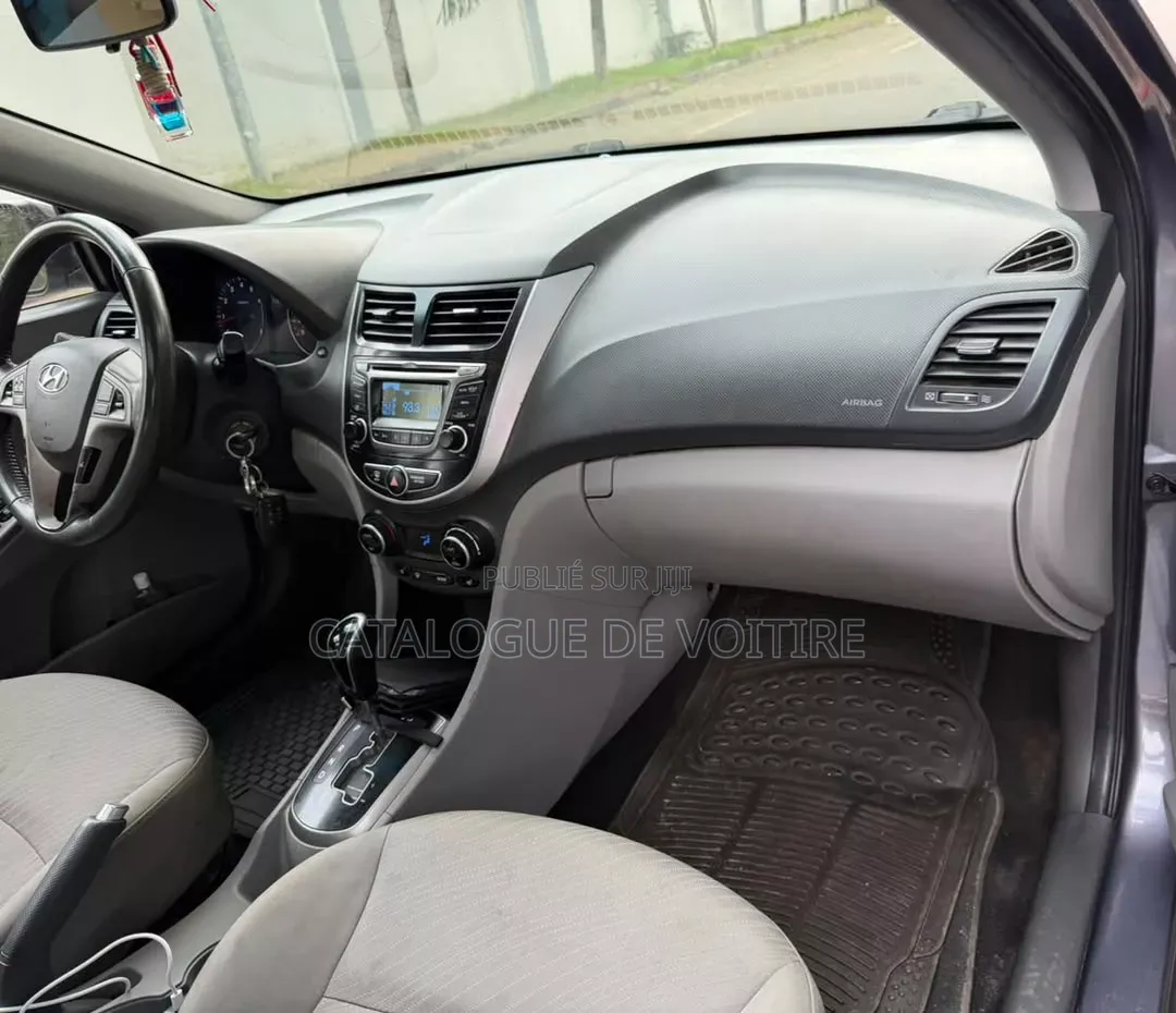 Hyundai Accent 2018 Gris