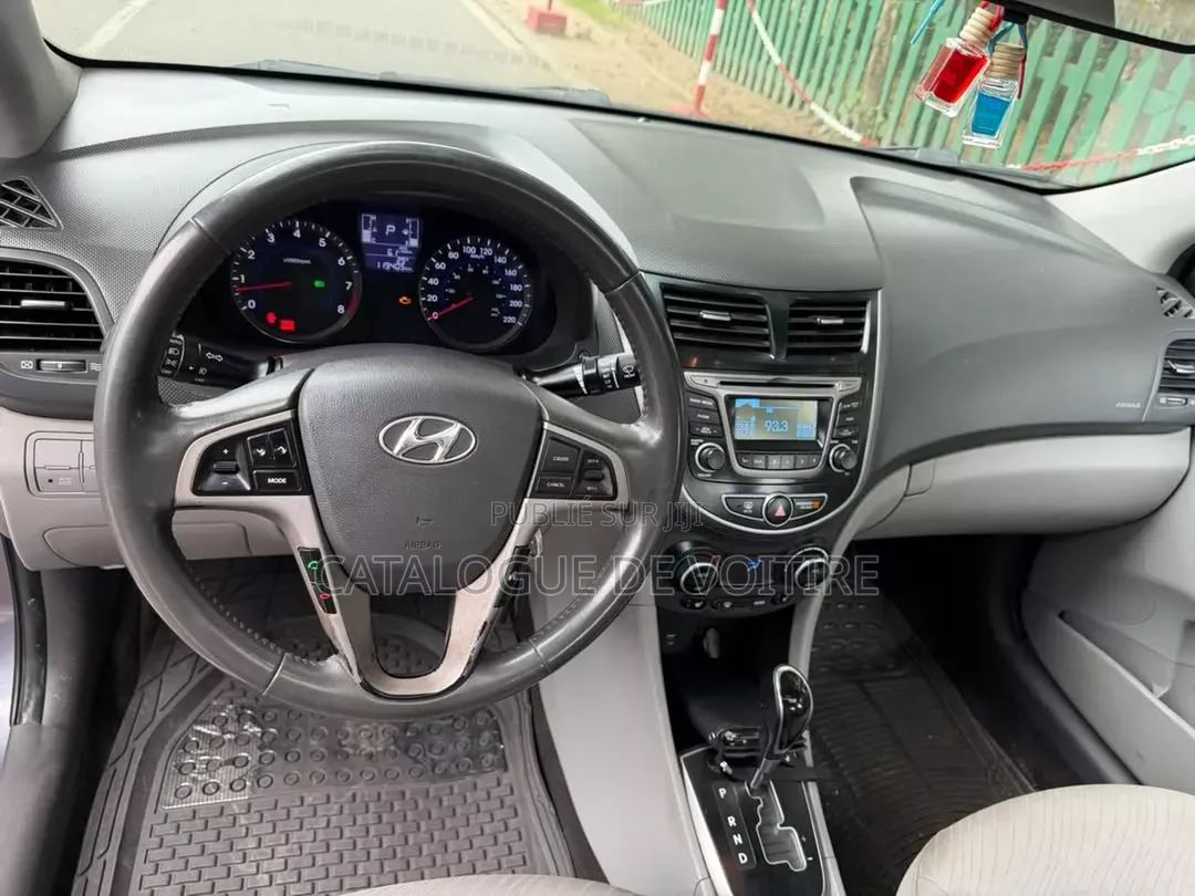 Hyundai Accent 2018 Gris