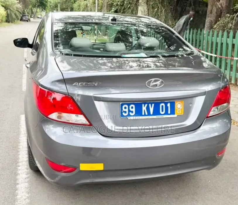 Hyundai Accent 2018 Gris