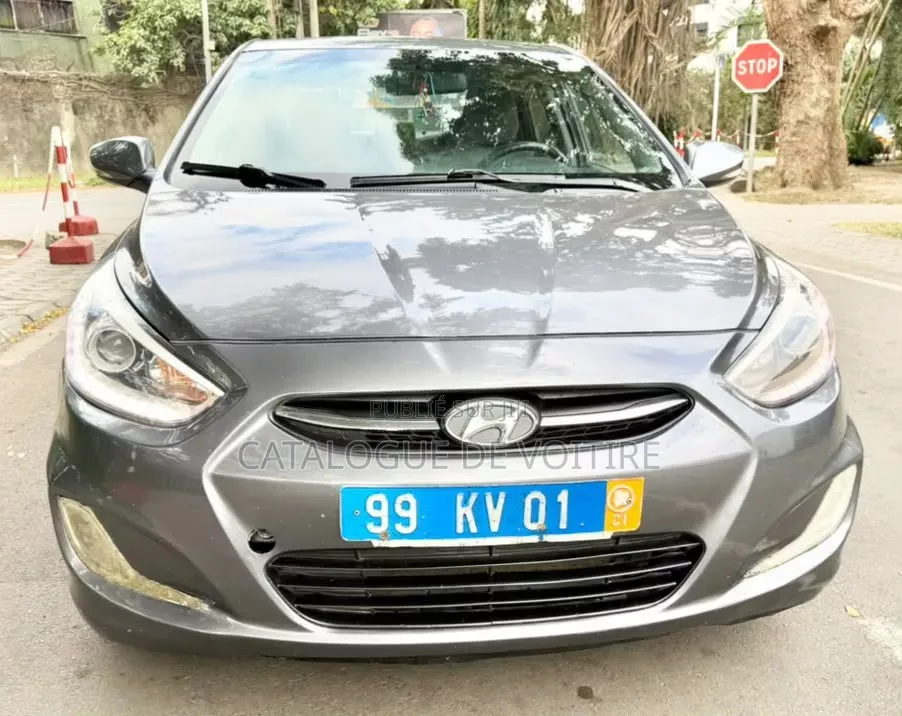Hyundai Accent 2018 Gris