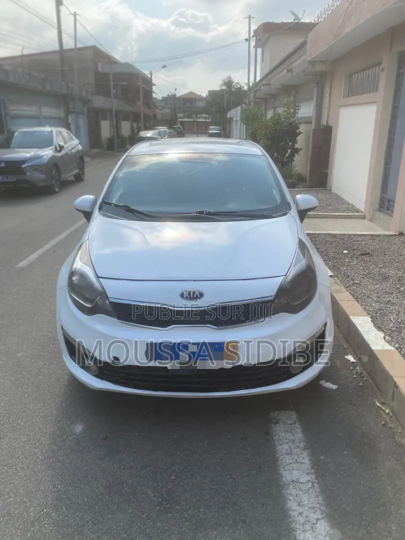 Kia Rio EX 4dr Hatchback (1.6L 4cyl 6A) 2017 Blanc