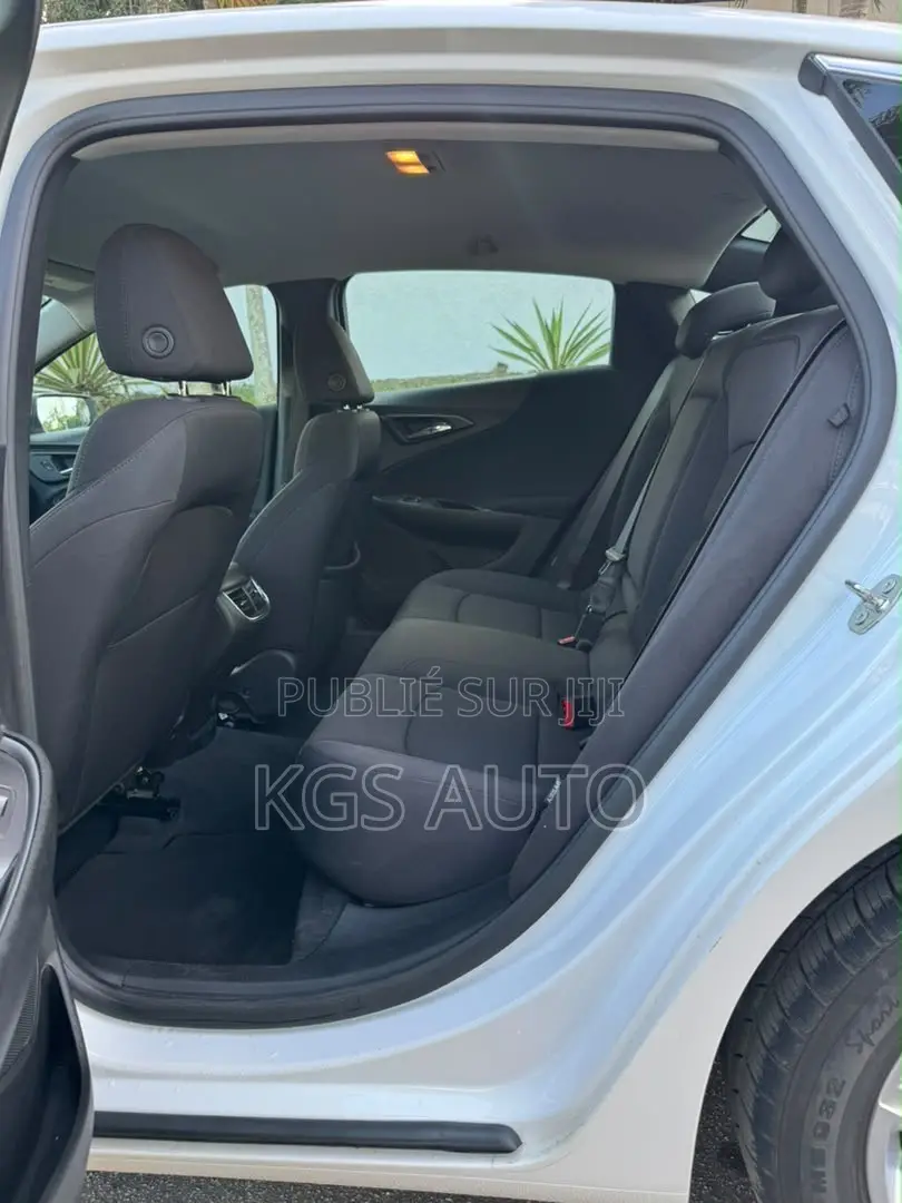 Chevrolet Malibu LS 2023 Blanc