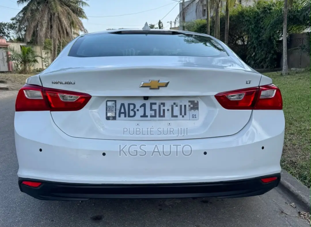 Chevrolet Malibu LS 2023 Blanc
