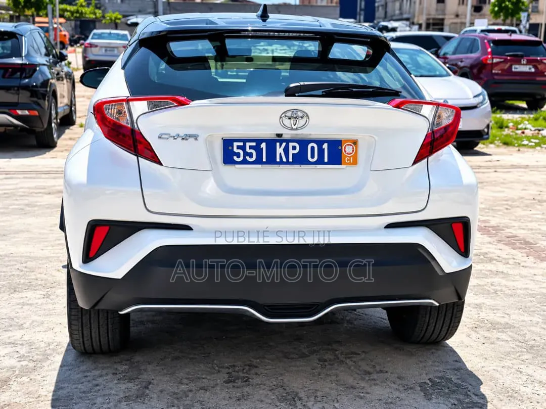 Toyota C-HR 2018 Blanc cassé